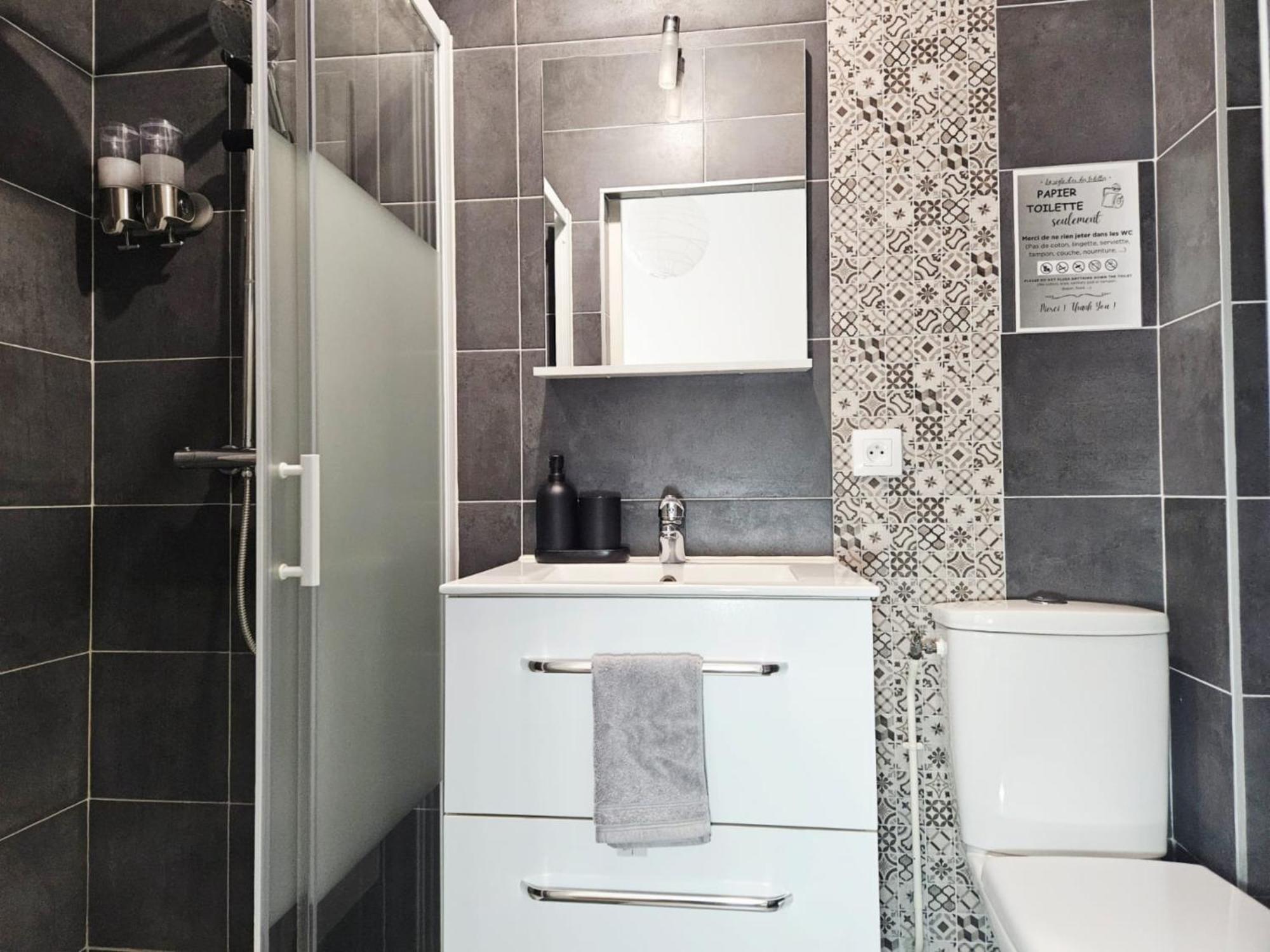 Passage Secret - Ideal Pro, Couples, Familles & Amis - Le Calme En Hypercentre - Wifi Haut Debit - Netflix - Machine A Laver - Gare, Cathedrale, Commerces, Restaurants & Transports En Commun A Moins De 10 Minutes A Pied Reims Exterior foto